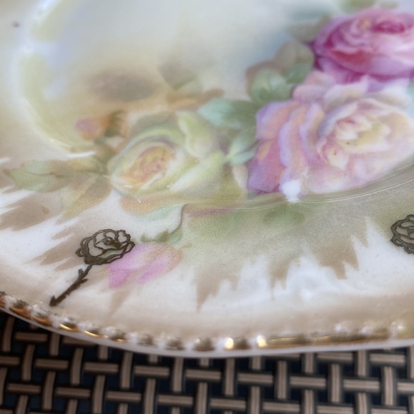 Vintage made in Germany roses ceramic plates. Small plates. 6". - Picture 13 of 16